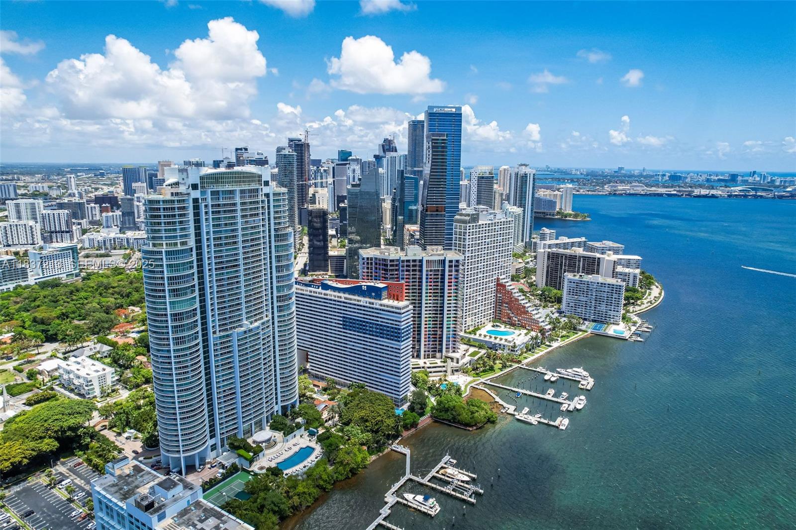 Apartamento à Venda em Miami, FL