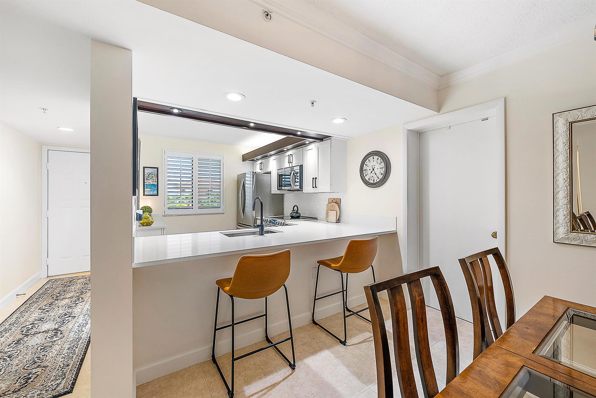 Image to showcase the property located at 2101 Marina Isle Way 404