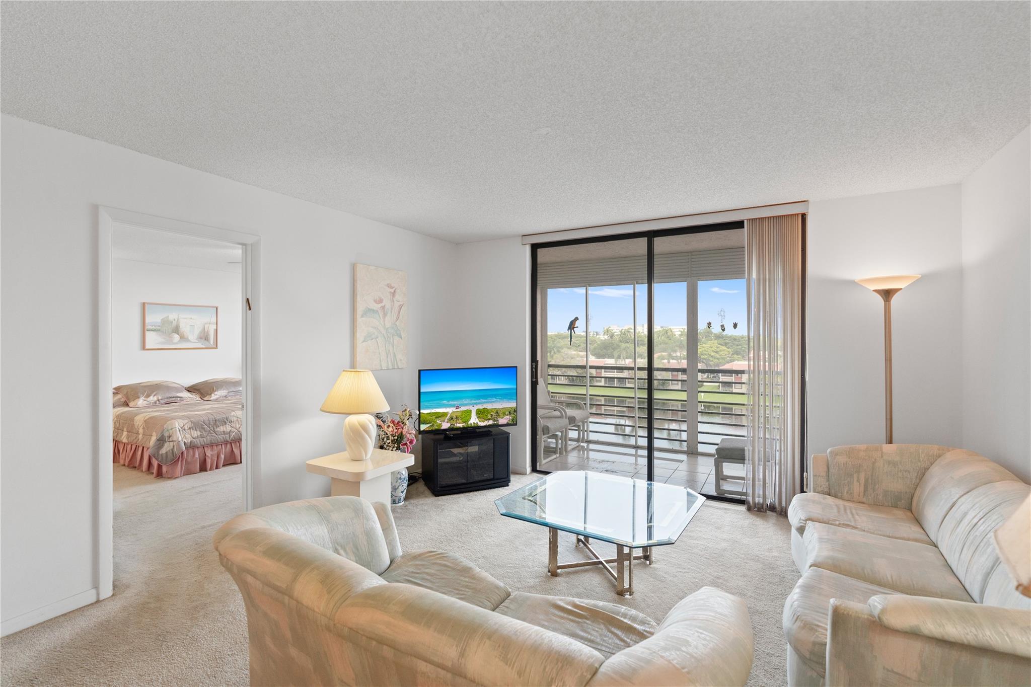 Homes for sale in Pembroke Pines, FL | 900 Colony Point Cir #511, Pembroke Pines, FL 33026 | MLS# F10513722