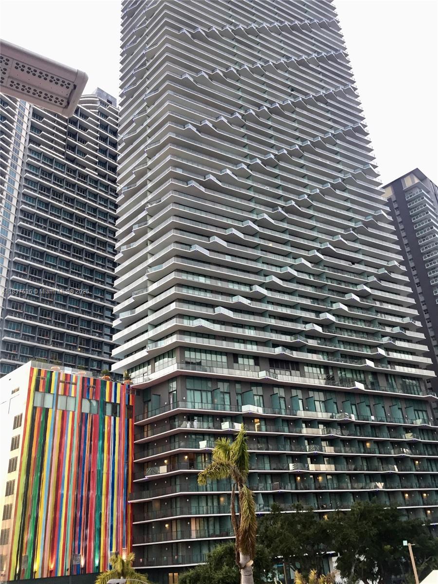 Condo for Sale in Miami, FL