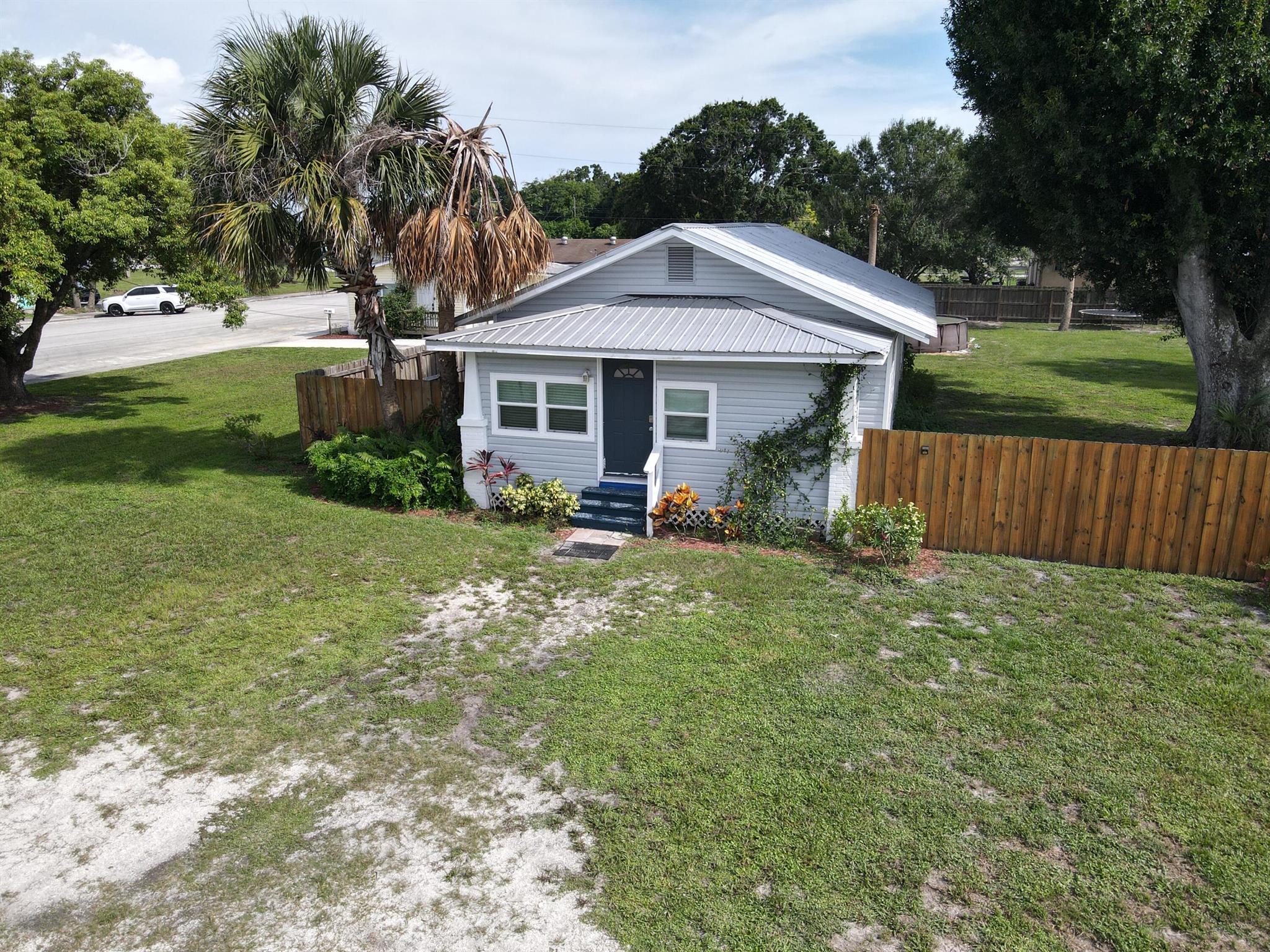 Homes for sale in Okeechobee, FL | 305 Sw 2nd Street, Okeechobee, FL 34974 | MLS# R11106222