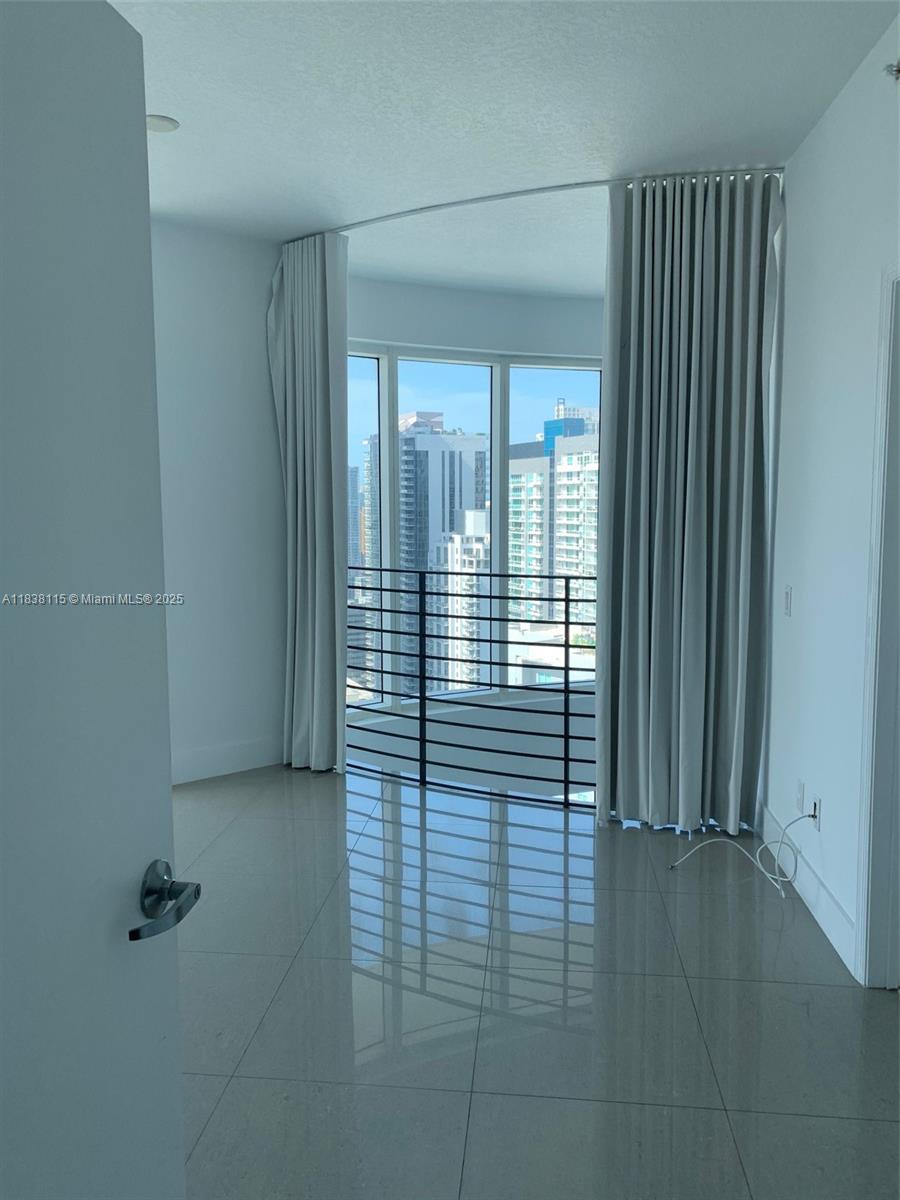 60 SW 13th St #3826, Miami FL 33130