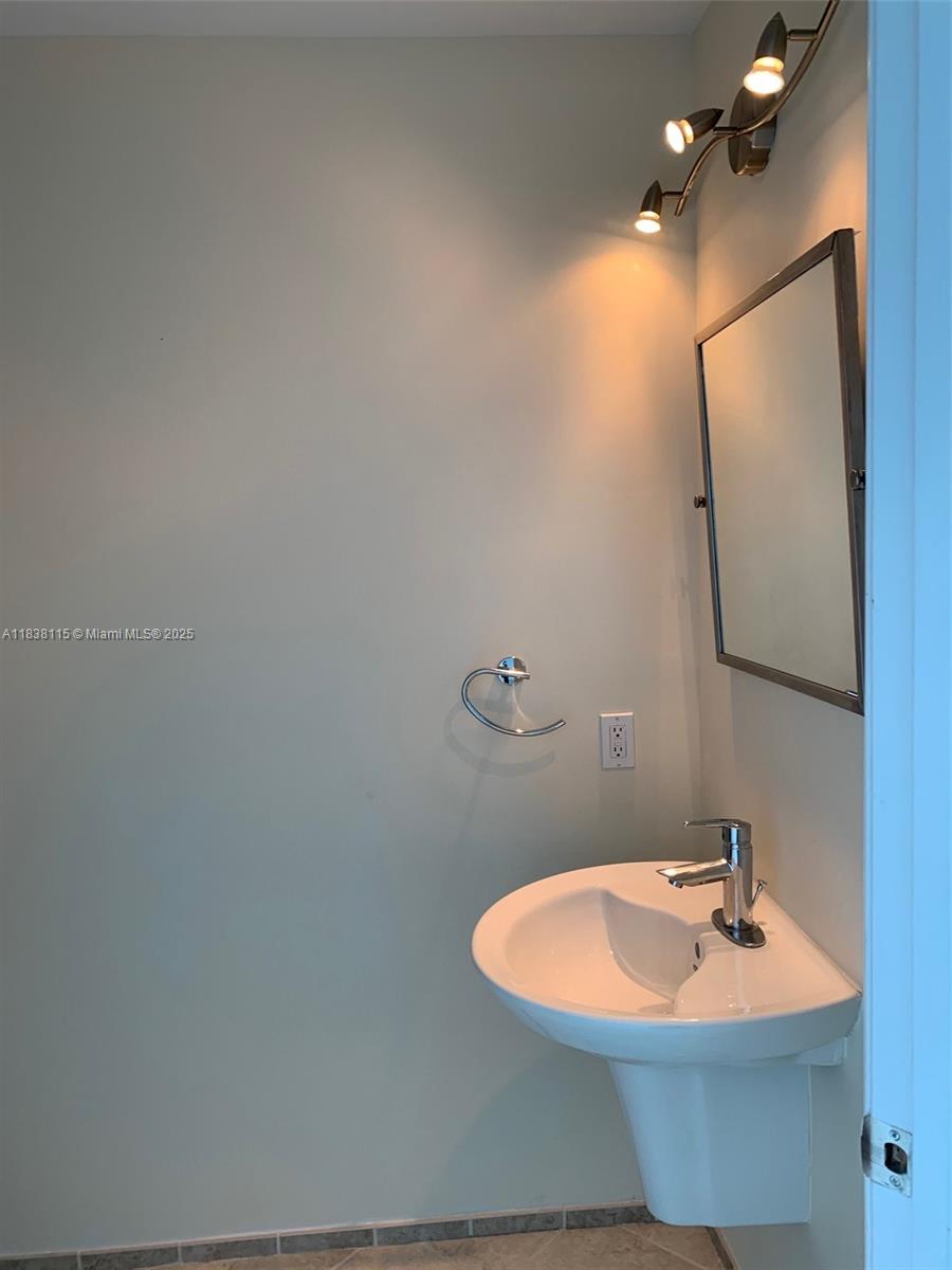 60 SW 13th St #3826, Miami FL 33130