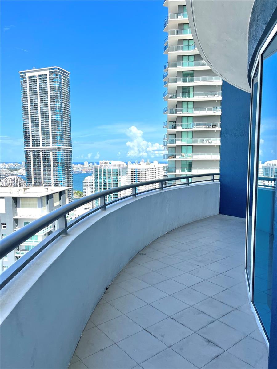 60 SW 13th St #3826, Miami FL 33130
