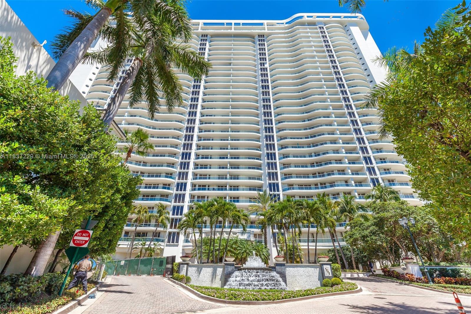 Condo for Sale in Aventura, FL