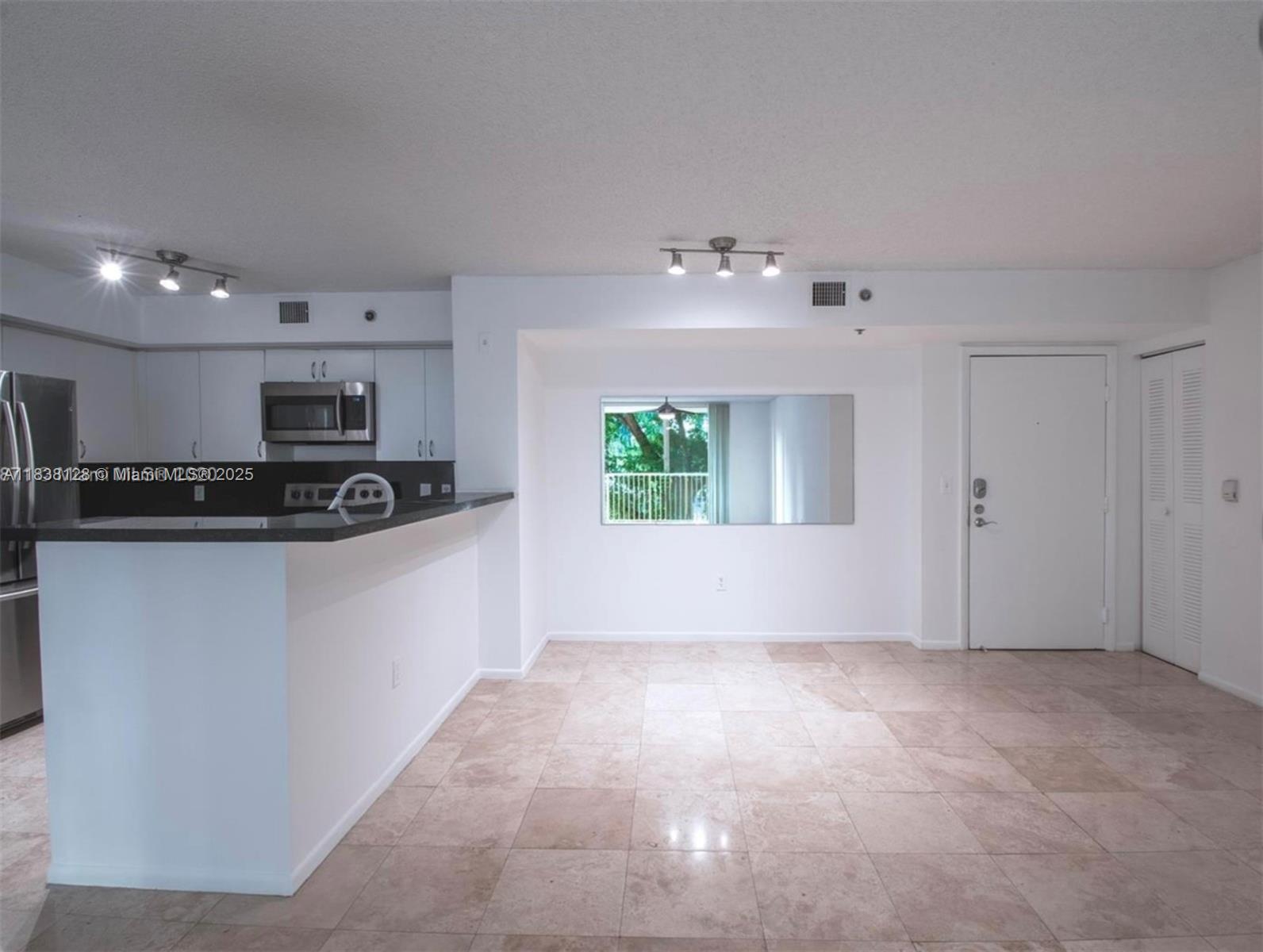 The Yacht Club At Aventur