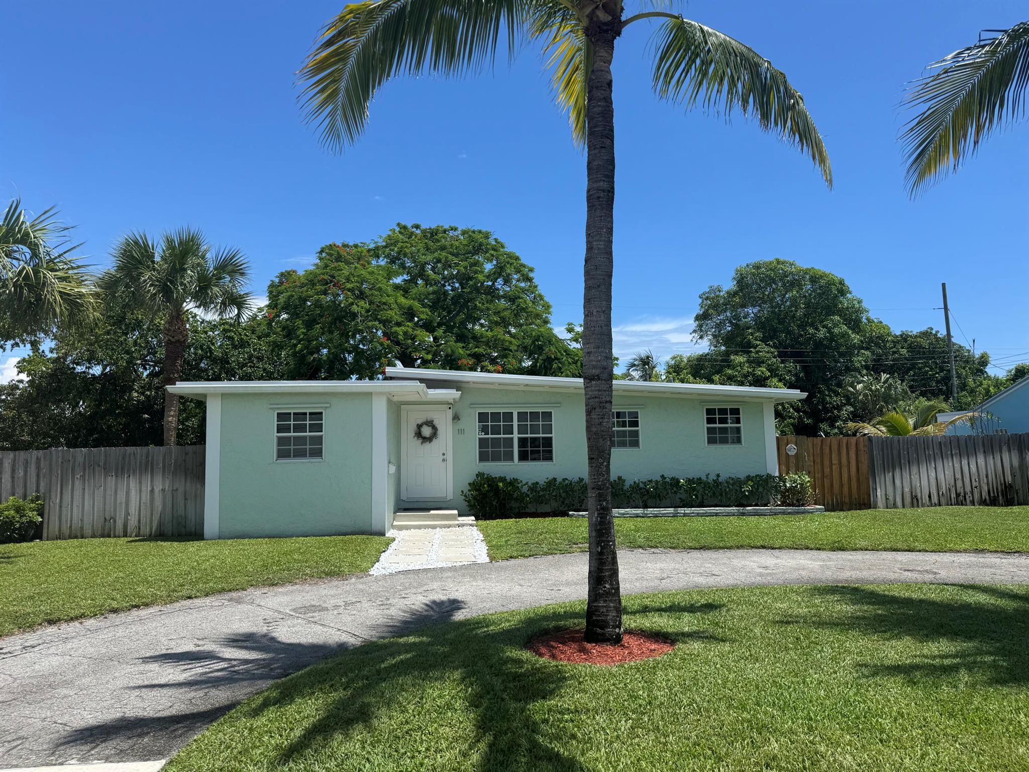 111 Sw 10th Avenue Boynton Beach FL 33435 | R11106452