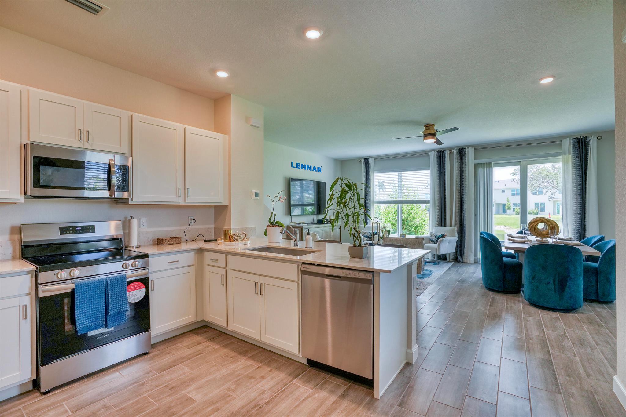 Lakeshore At The Fountain