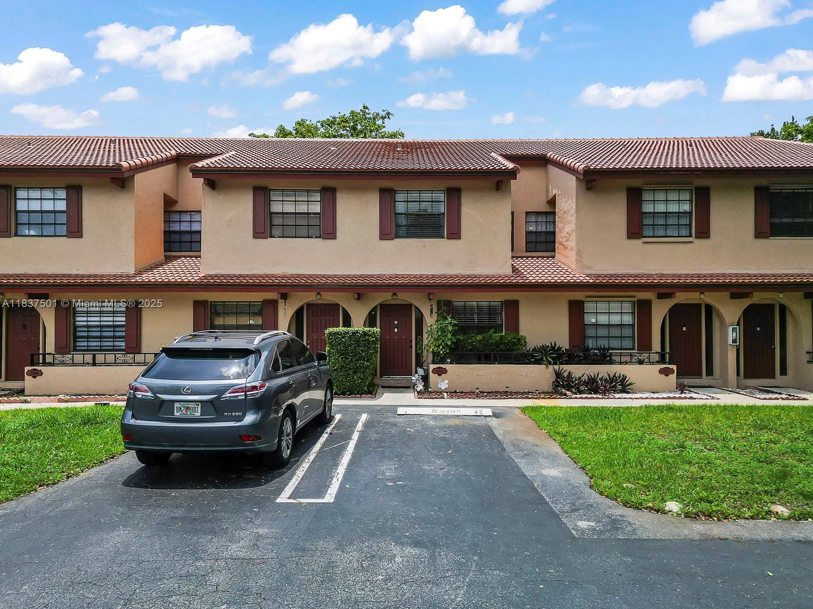 Country Club Chalet Condo