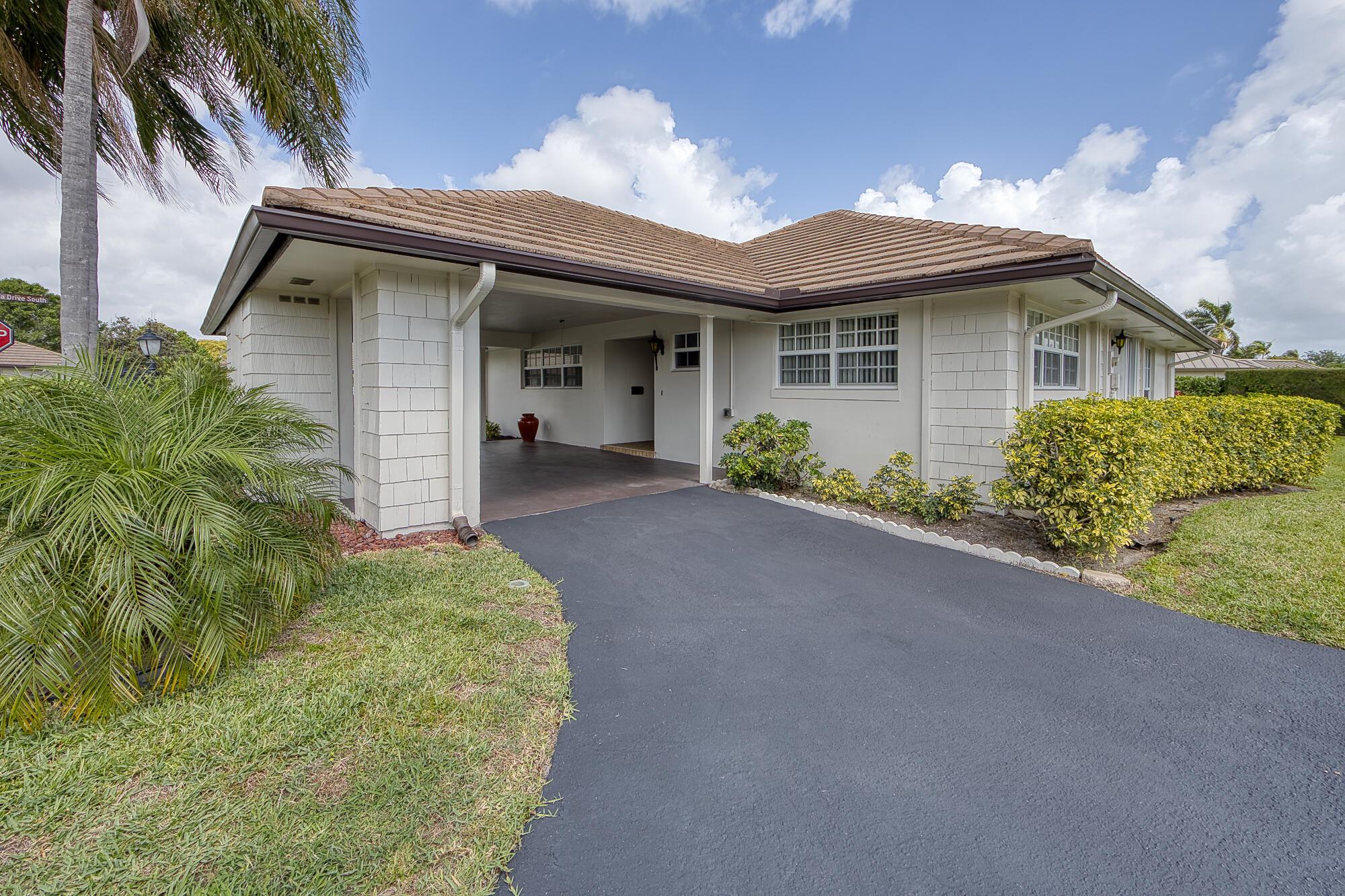 Homes for sale in Atlantis, FL | 328 Cedar Key Circle, Atlantis, FL 33462 | MLS# R11106563