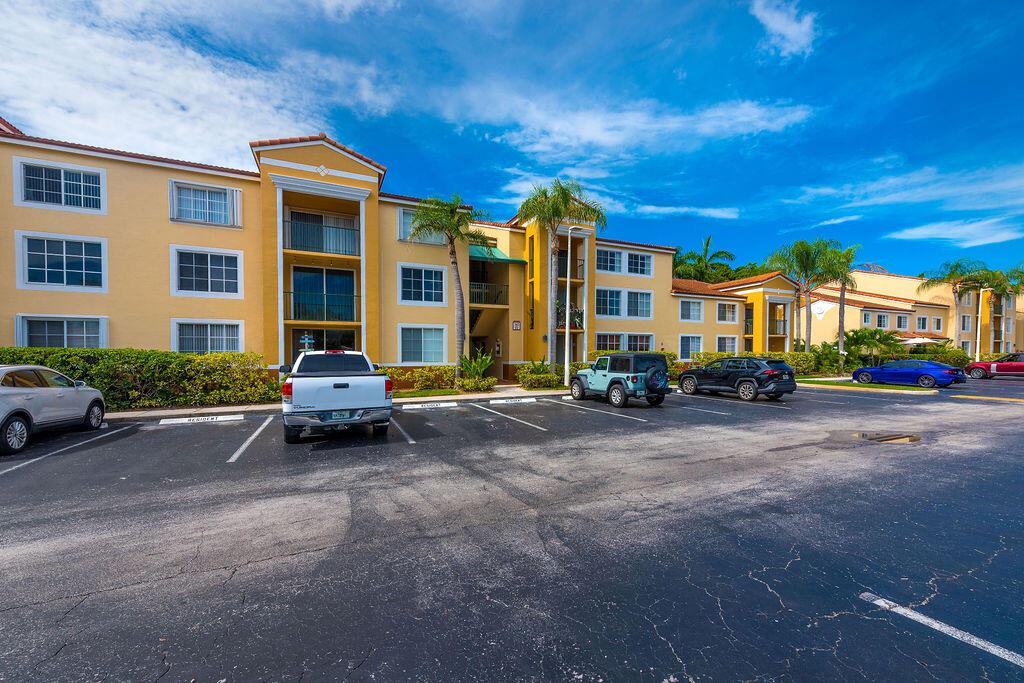 Homes for sale in Hypoluxo, FL | 160 Yacht Club Way #109, Hypoluxo, FL 33462 | MLS# R11106619