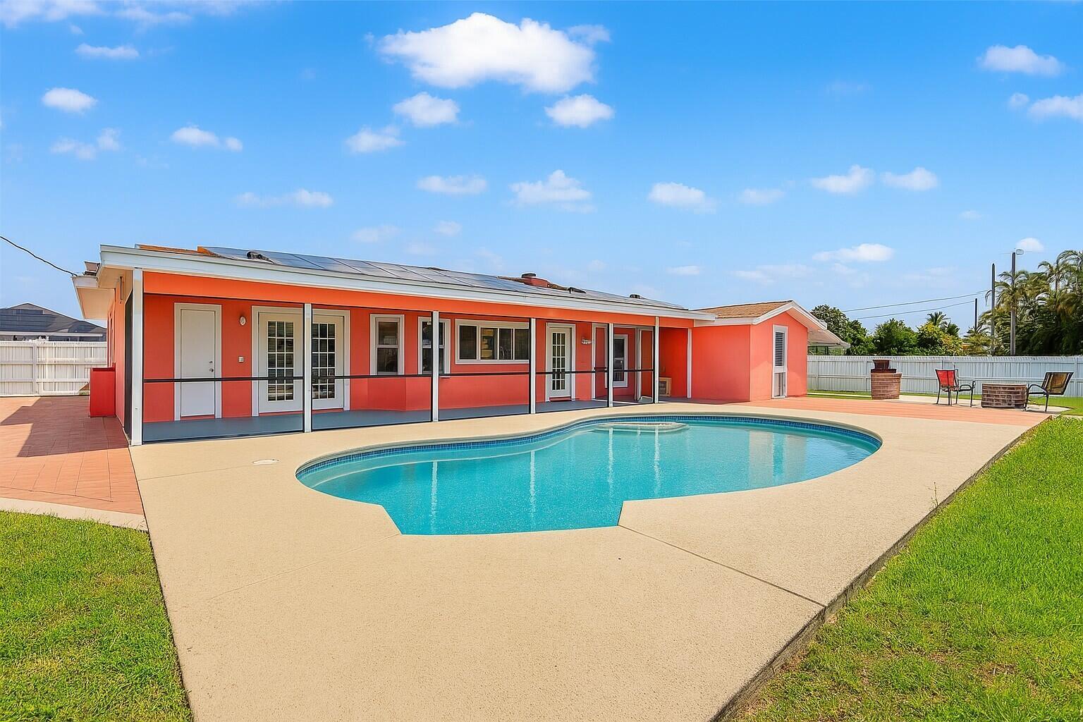 Homes for sale in Port St Lucie, FL | 402 Sw Seaflower Terrace, Port St Lucie, FL 34984 | MLS# R11106688