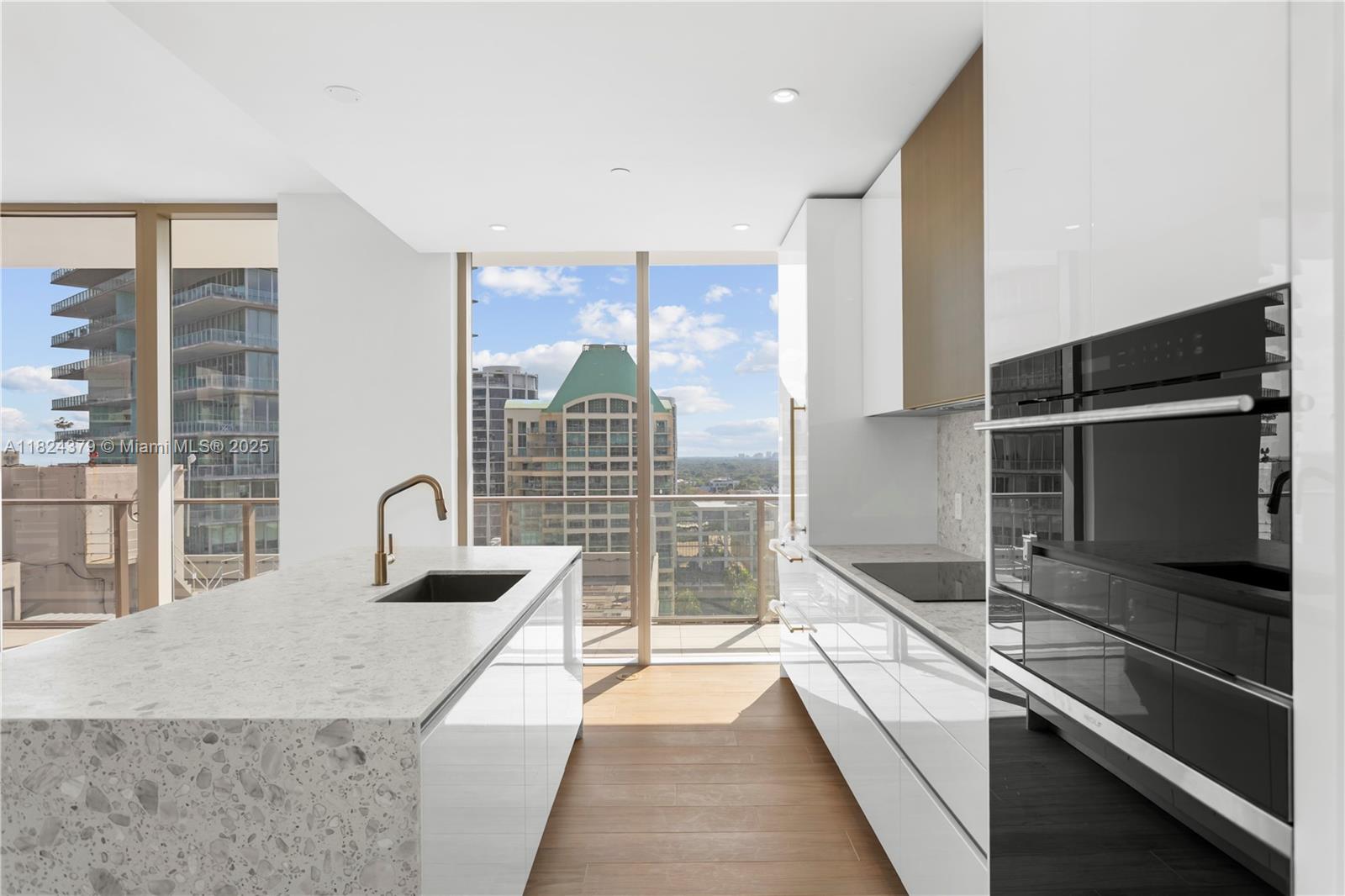 2678 Tigertail Ave #1707, Miami FL 33133