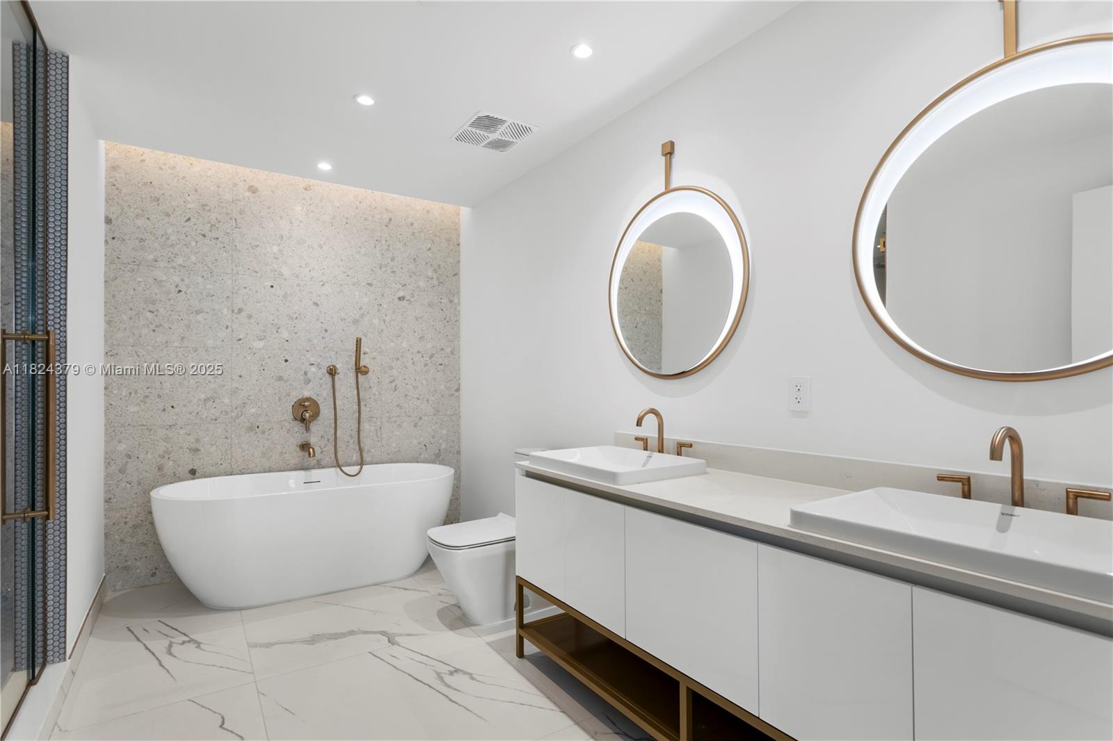 2678 Tigertail Ave #1707, Miami FL 33133