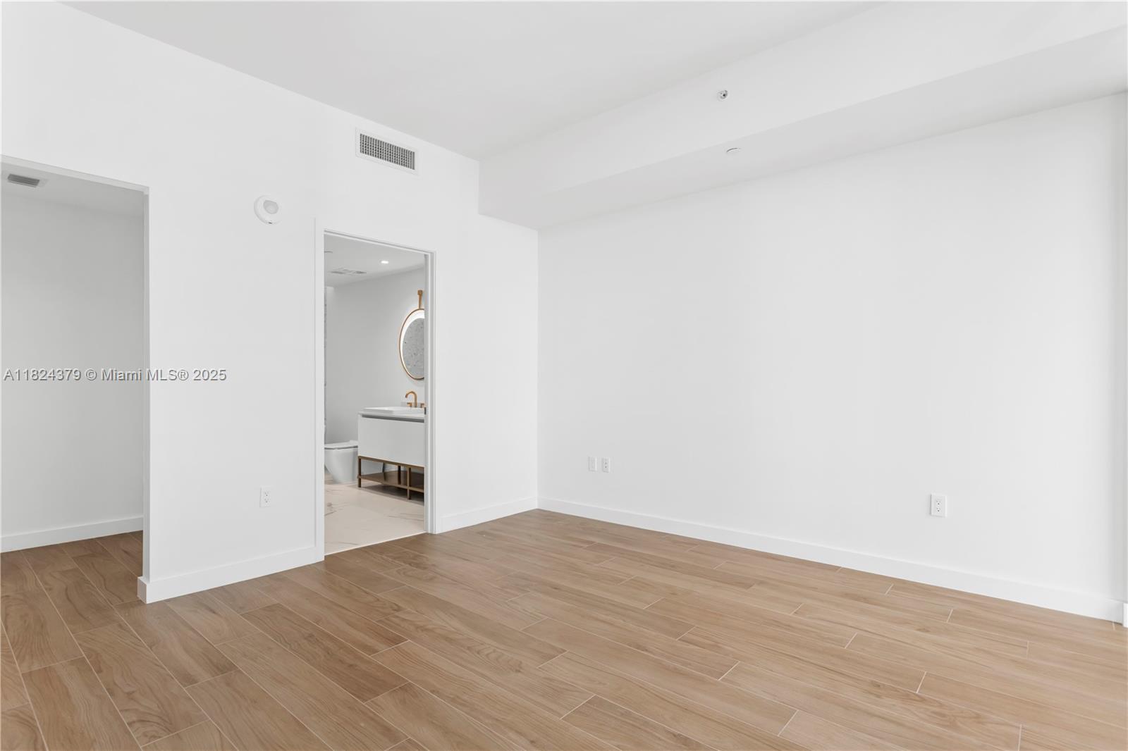 2678 Tigertail Ave #1707, Miami FL 33133