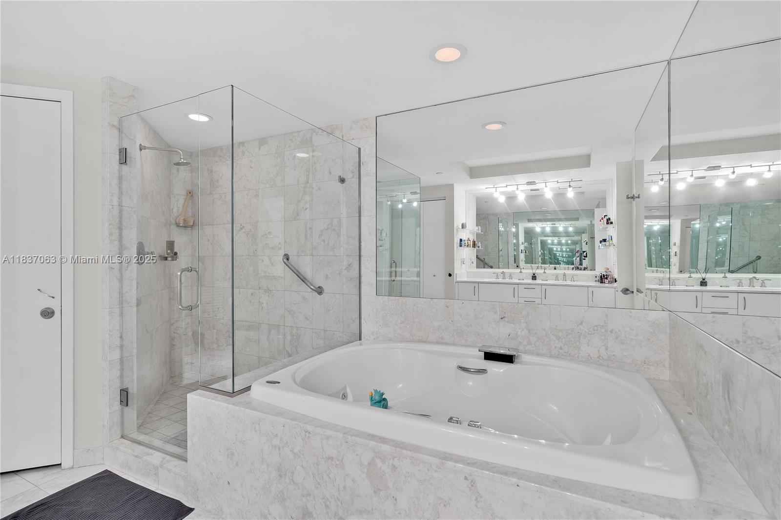 1331 Brickell Bay Dr #2007, Miami FL 33131