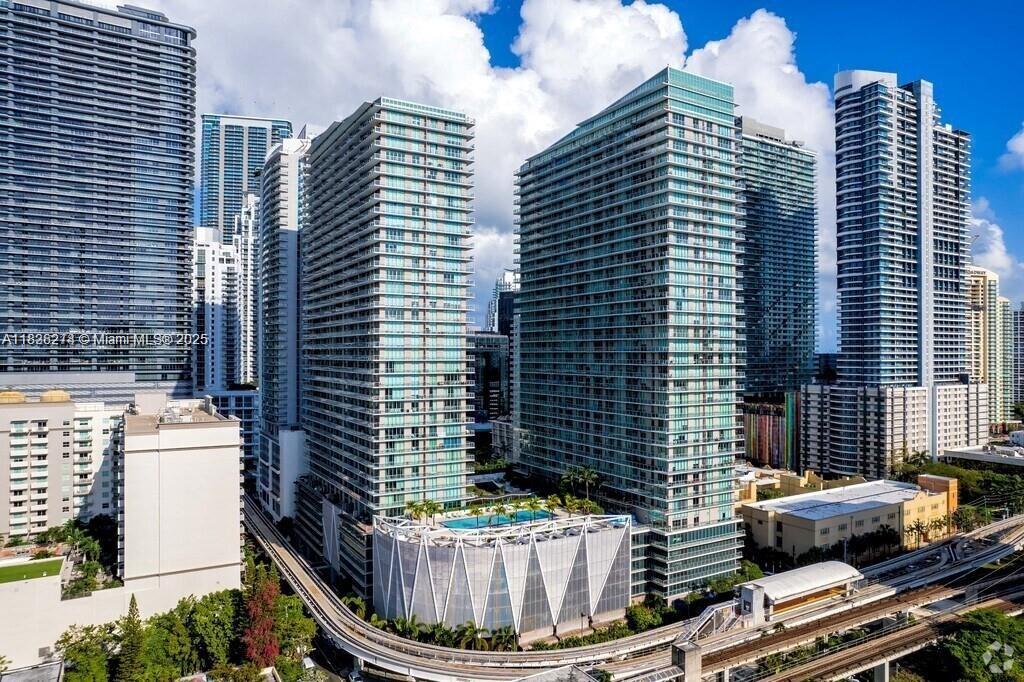 Condo for Sale in Miami, FL