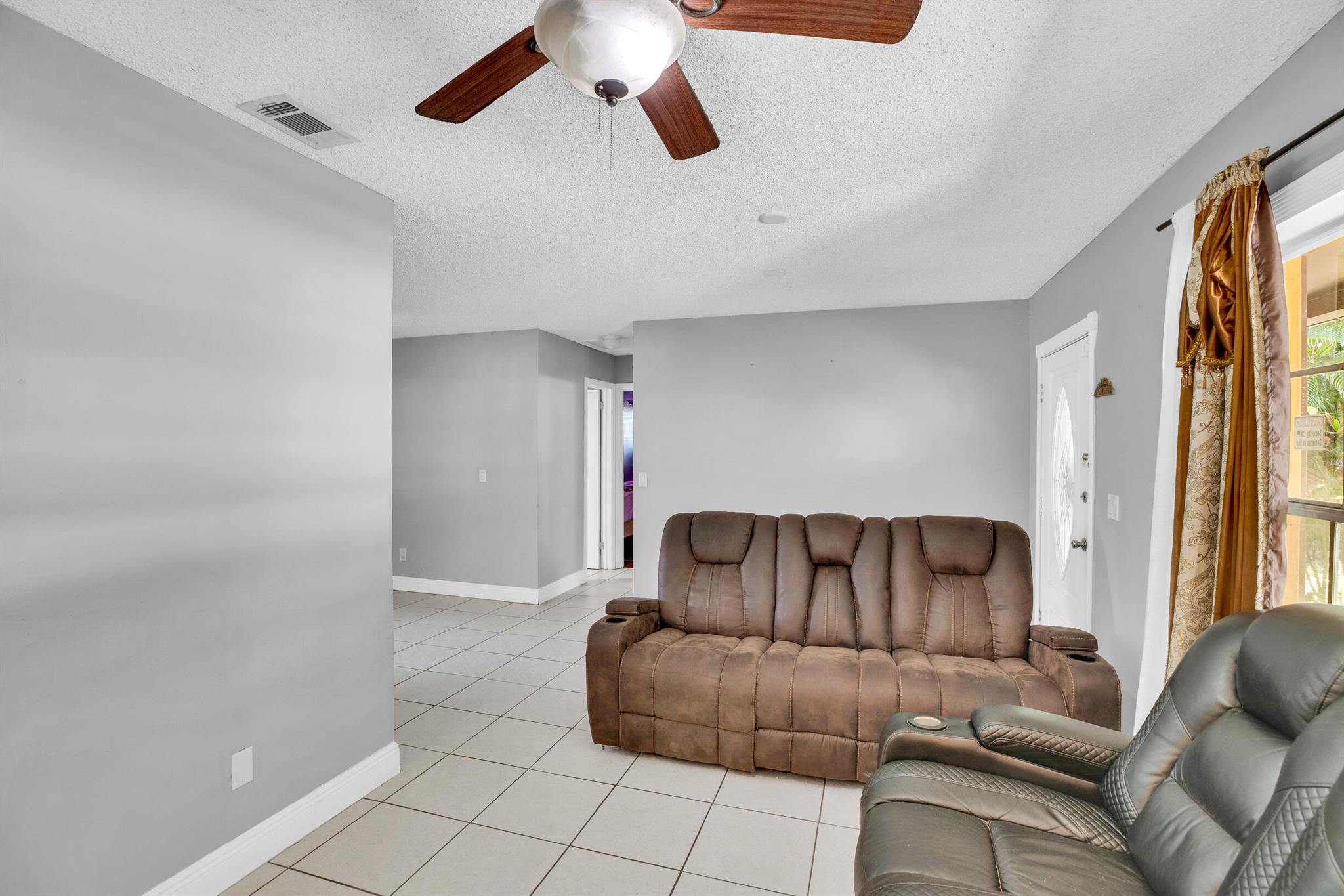 Homes for sale in Fort Pierce, FL | 5402 Shannon Dr, Fort Pierce, FL 34951 | MLS# R11106738