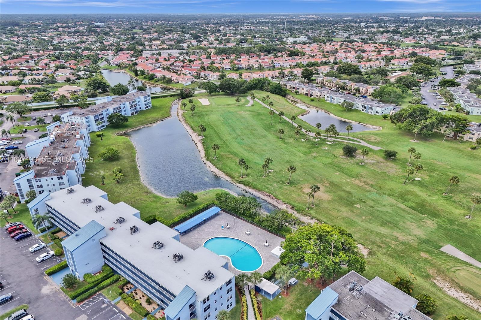 12 Of Palm Springs 2 Cond