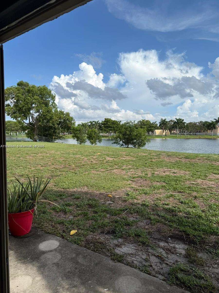 Lakeshore At University P