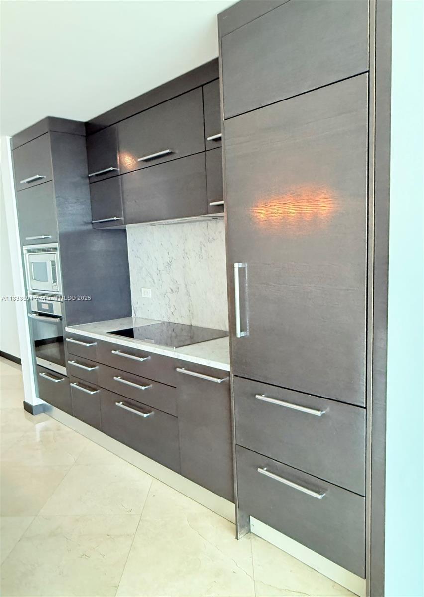 900 Biscayne Blvd #3803, Miami FL 33132