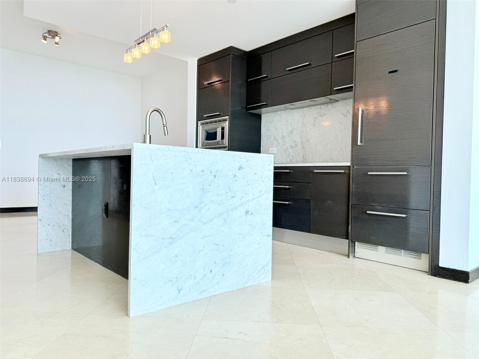 900 Biscayne Blvd #3803, Miami FL 33132