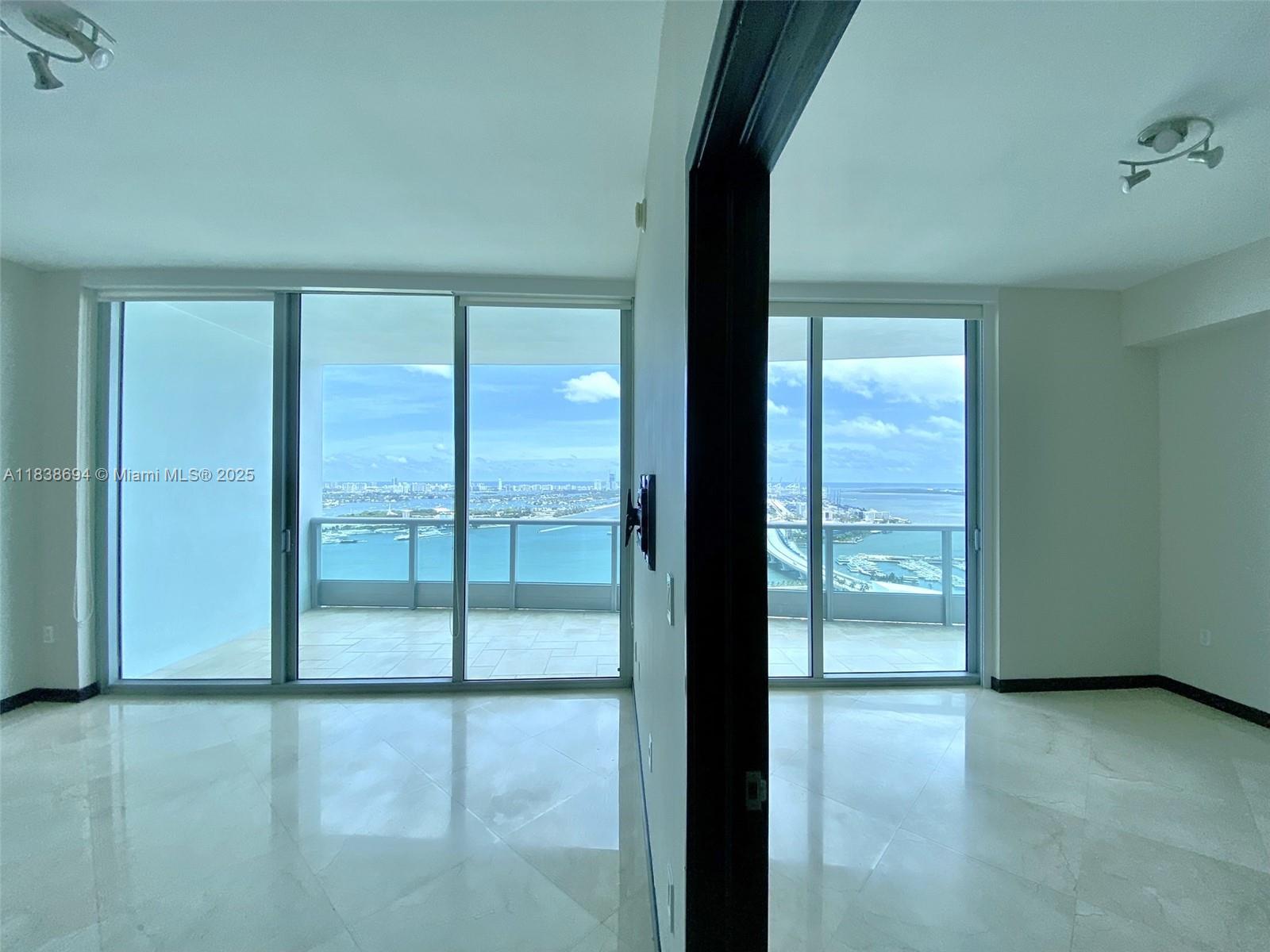 900 Biscayne Blvd #3803, Miami FL 33132