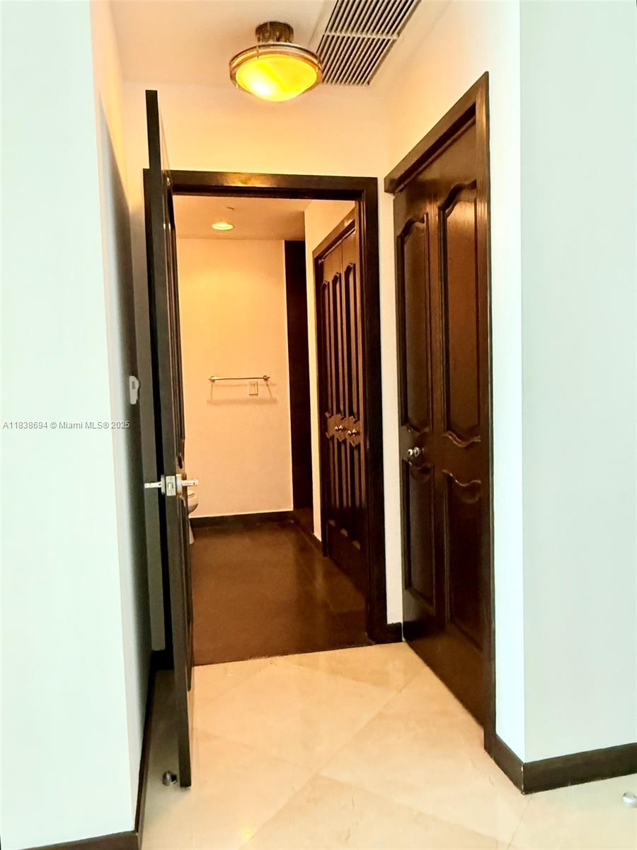900 Biscayne Blvd #3803, Miami FL 33132
