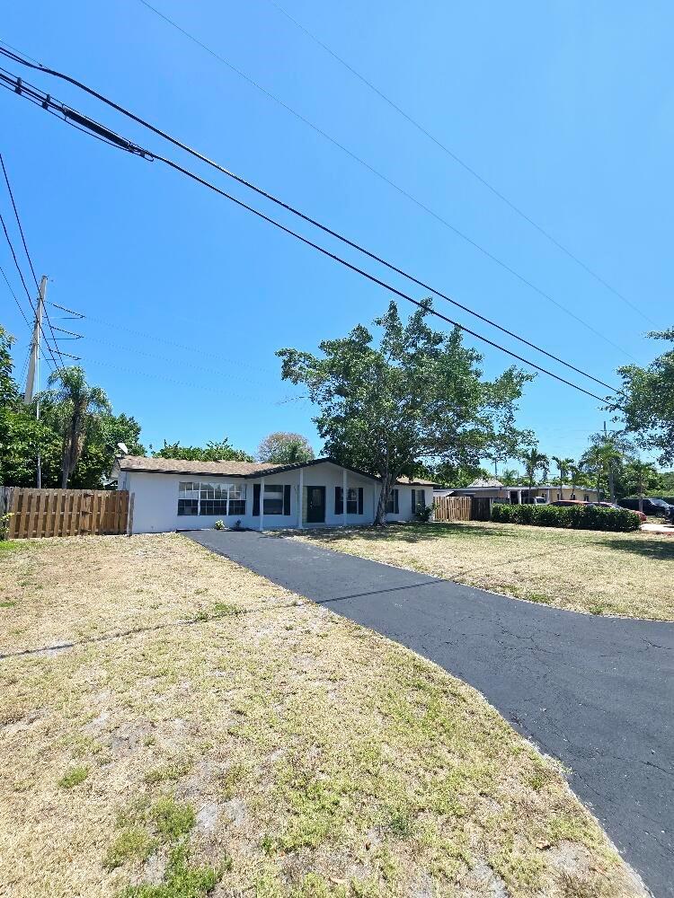 6952 Tradewind Way Lake Worth FL 33462 | R11106846