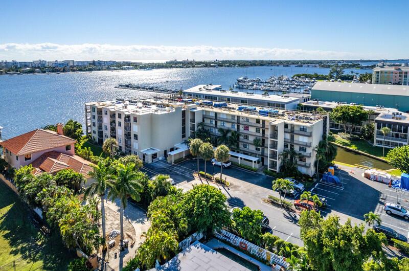 Hidden Harbour Of The Pal