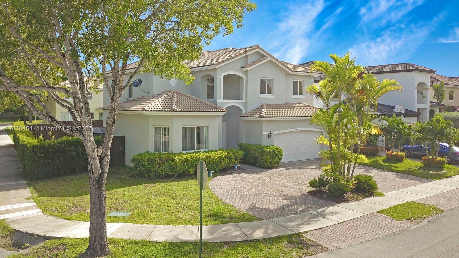 BEAUTIFUL, SPACIOUS 4 BR/ 3.5 BA HOME WITH LARGE FENCED IN YARD. THIS SPACIOUS HOME OFFERS ONE BEDROOM AND BATH ON 1ST FLOOR. ALSO FEATURES TILE & LAMINATE FLOORING THROUGHOUT, 42" CABINETS IN KITCHEN W/ GRANITE COUNTERS & COOKING ISLAND, SS APPLIANCES, OVERSIZED MASTER SUITE W/ DUAL VANITIES, ROMAN TUB IN MASTER BATH & CEILING FANS IN MOST ROOMS. RENT INCLUDES; BASIC CABLE & INTERNET, ALARM MONITORING, GATED ENTRANCE, ROVING SECURITY, TENNIS & PICKLE BALL COURTS. MOVE IN WITH FIRST MONTH AND ONE MONTH DEPOSIT WITH GOOD CREDIT.