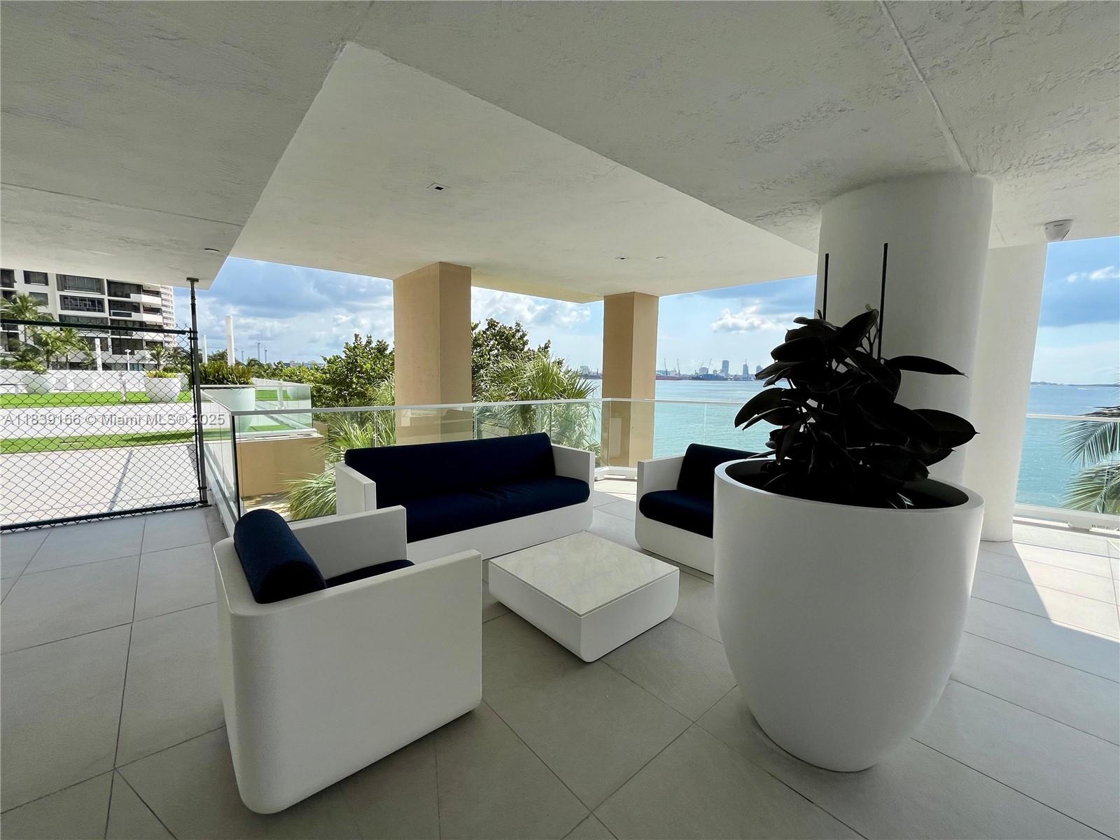 770 Claughton Island Dr #1415, Miami FL 33131