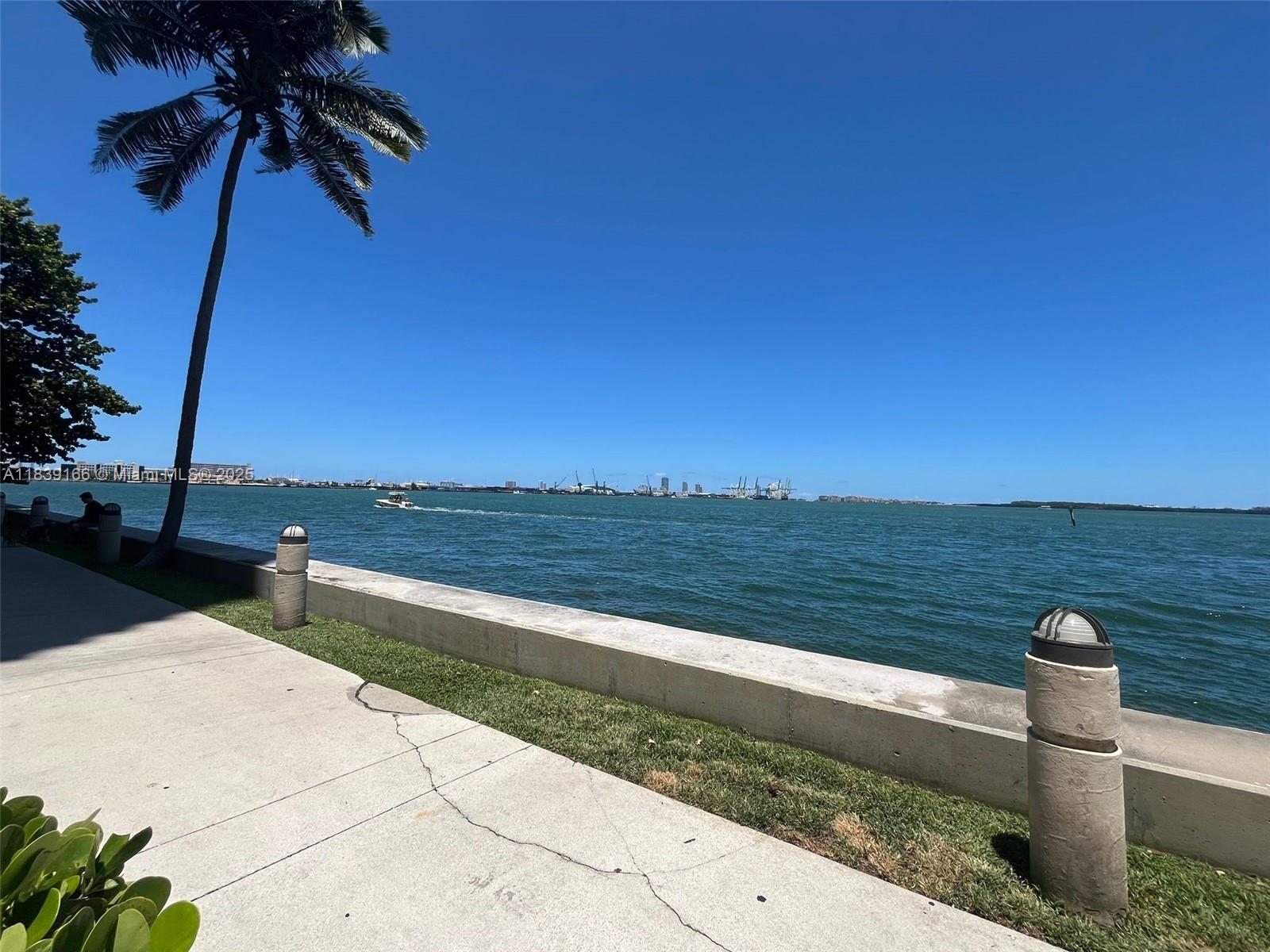 770 Claughton Island Dr #1415, Miami FL 33131