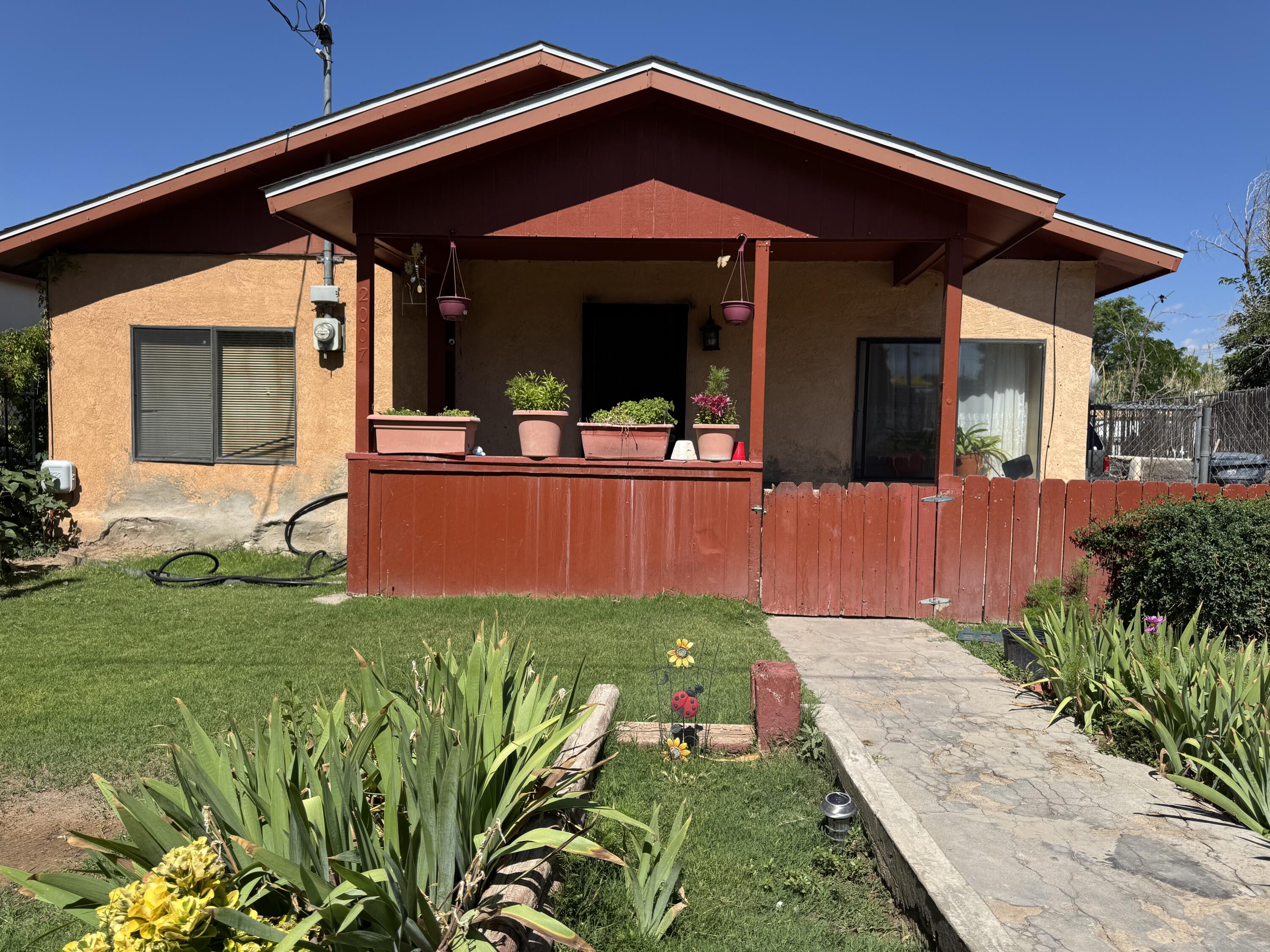 Homes for sale in Albuquerque, NM | 2007 Hinkle St Se, Albuquerque, NM 87102 | MLS# 1087758