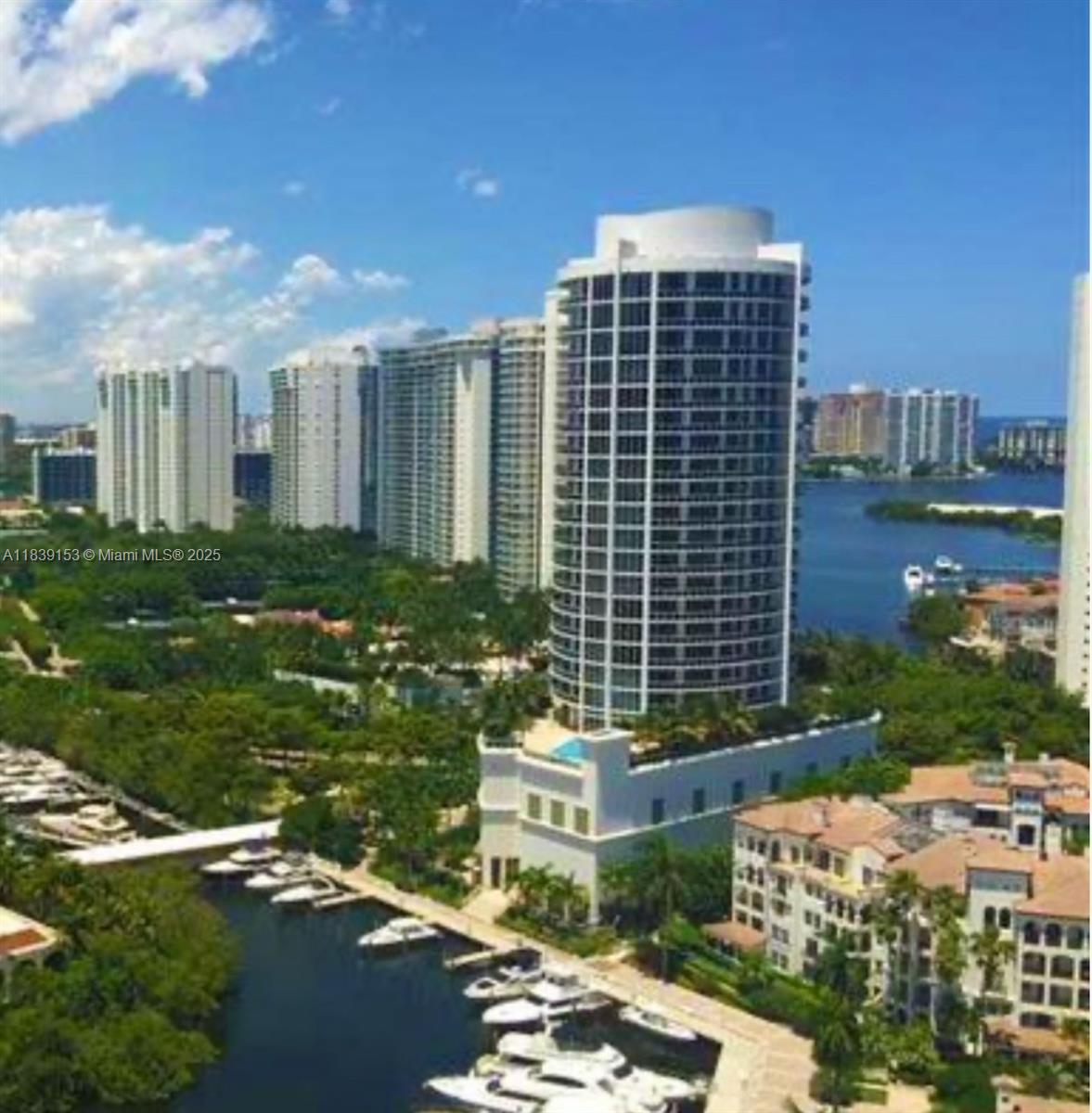 Condo for Sale in Aventura, FL