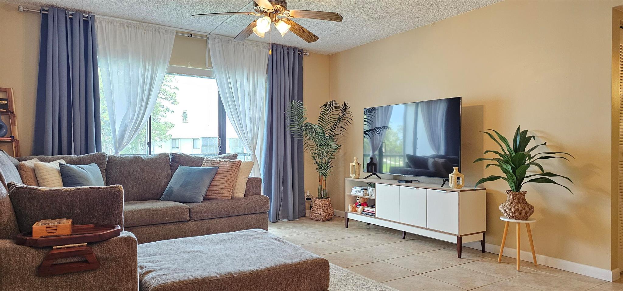 Palm Club West Village 1