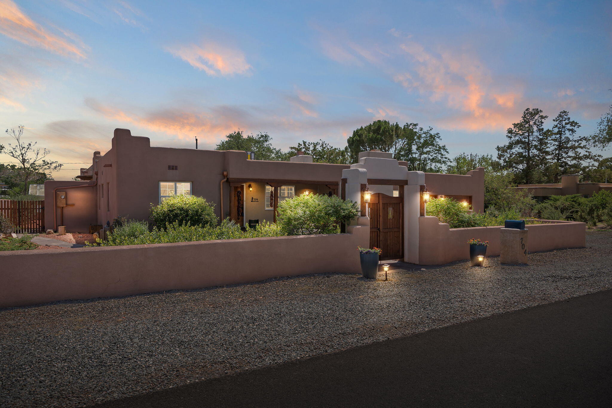 Homes for sale in Los Ranchos, NM | 704 Tyler Rd Nw, Los Ranchos, NM 87107 | MLS# 1087787