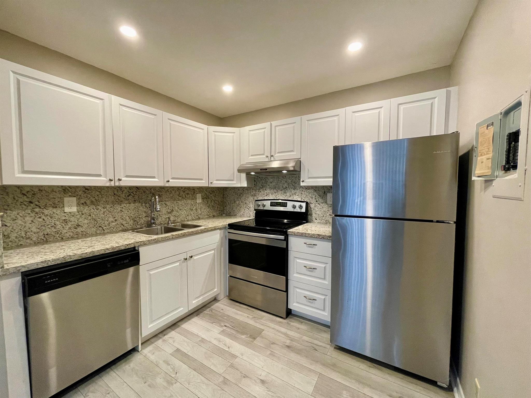 Kings Point Flanders Cond