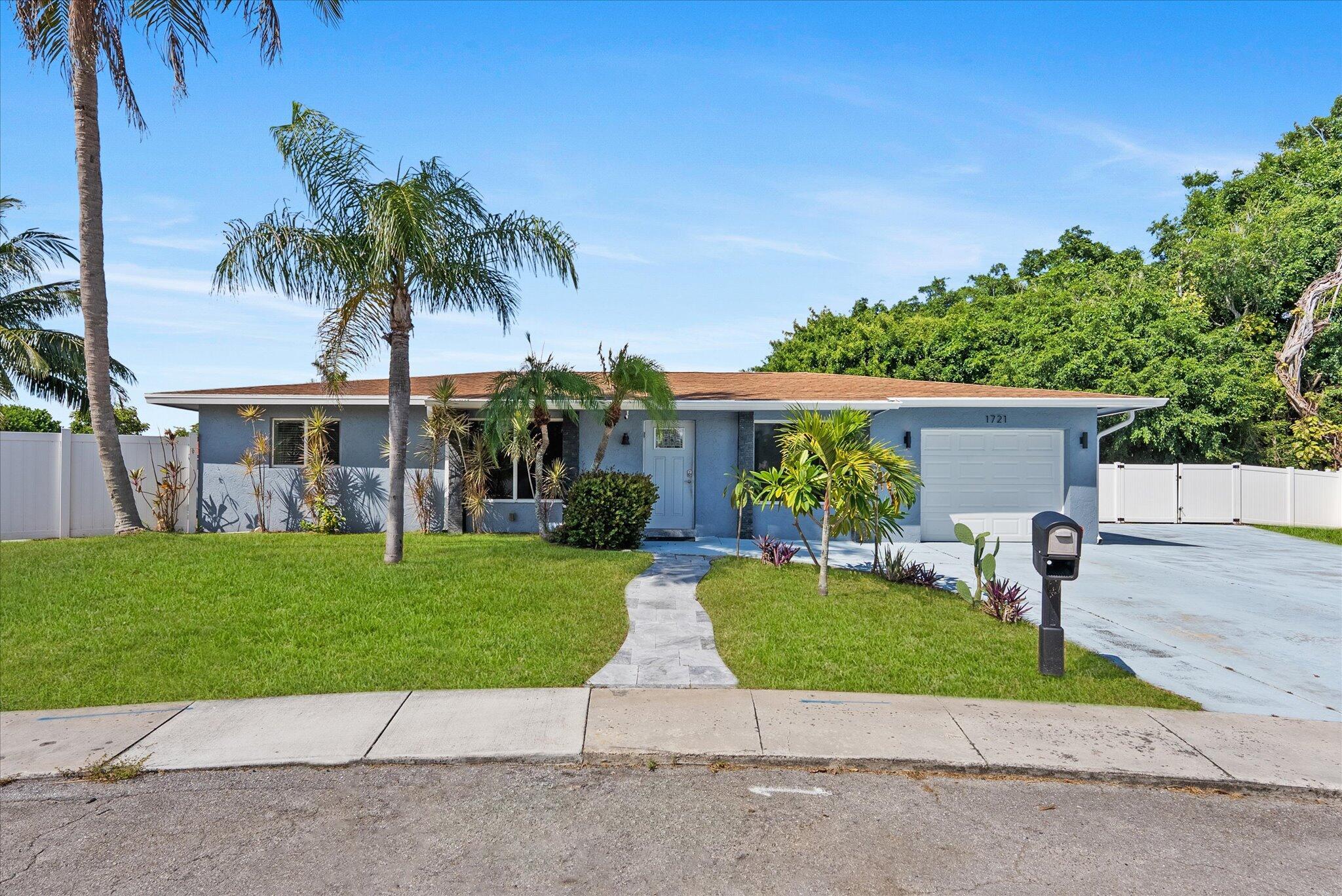 Boca Raton Square Unit 19