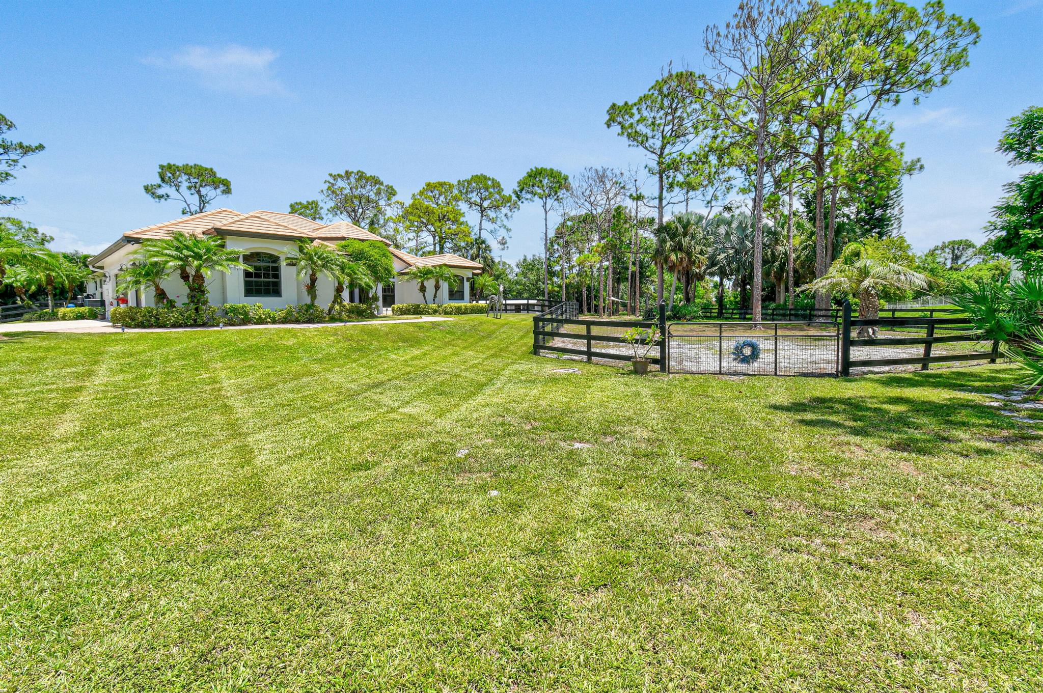 Homes for sale in Palm City, FL | 3251 Sw Holly Lane, Palm City, FL 34990 | MLS# R11107179