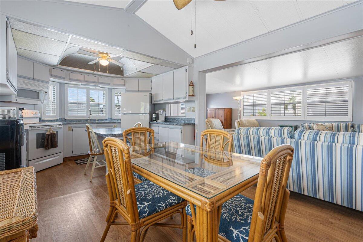 Homes for sale in Hutchinson Island, FL | 5294 Compass Cove Pl, Hutchinson Island, FL 34949 | MLS# R11107232