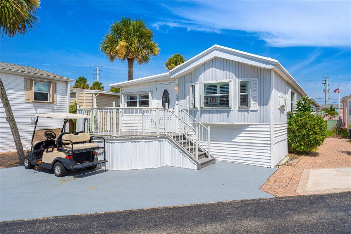 Homes for sale in Hutchinson Island, FL | 5294 Compass Cove Pl, Hutchinson Island, FL 34949 | MLS# R11107232