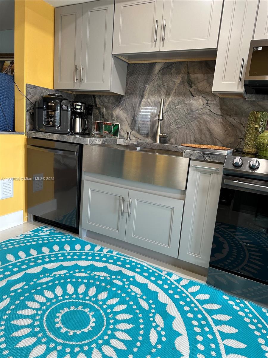 Tennis View Condo Ph I