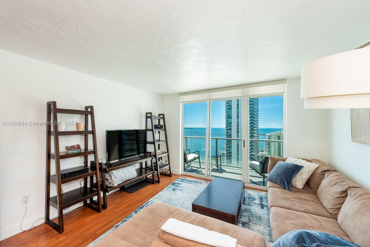 Condo for Sale in Miami, FL