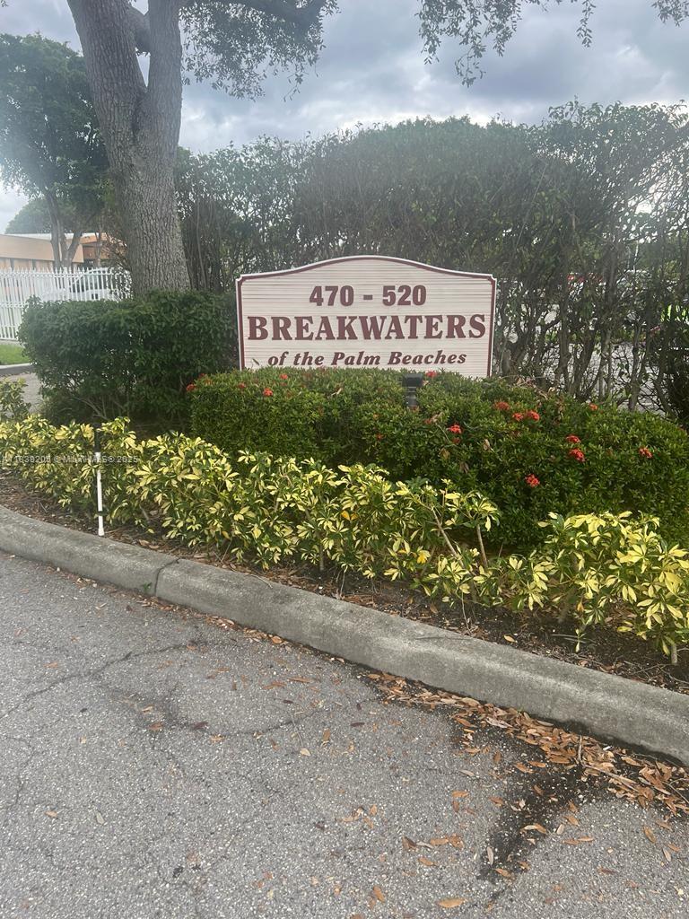 Breakwaters Of The Palm B