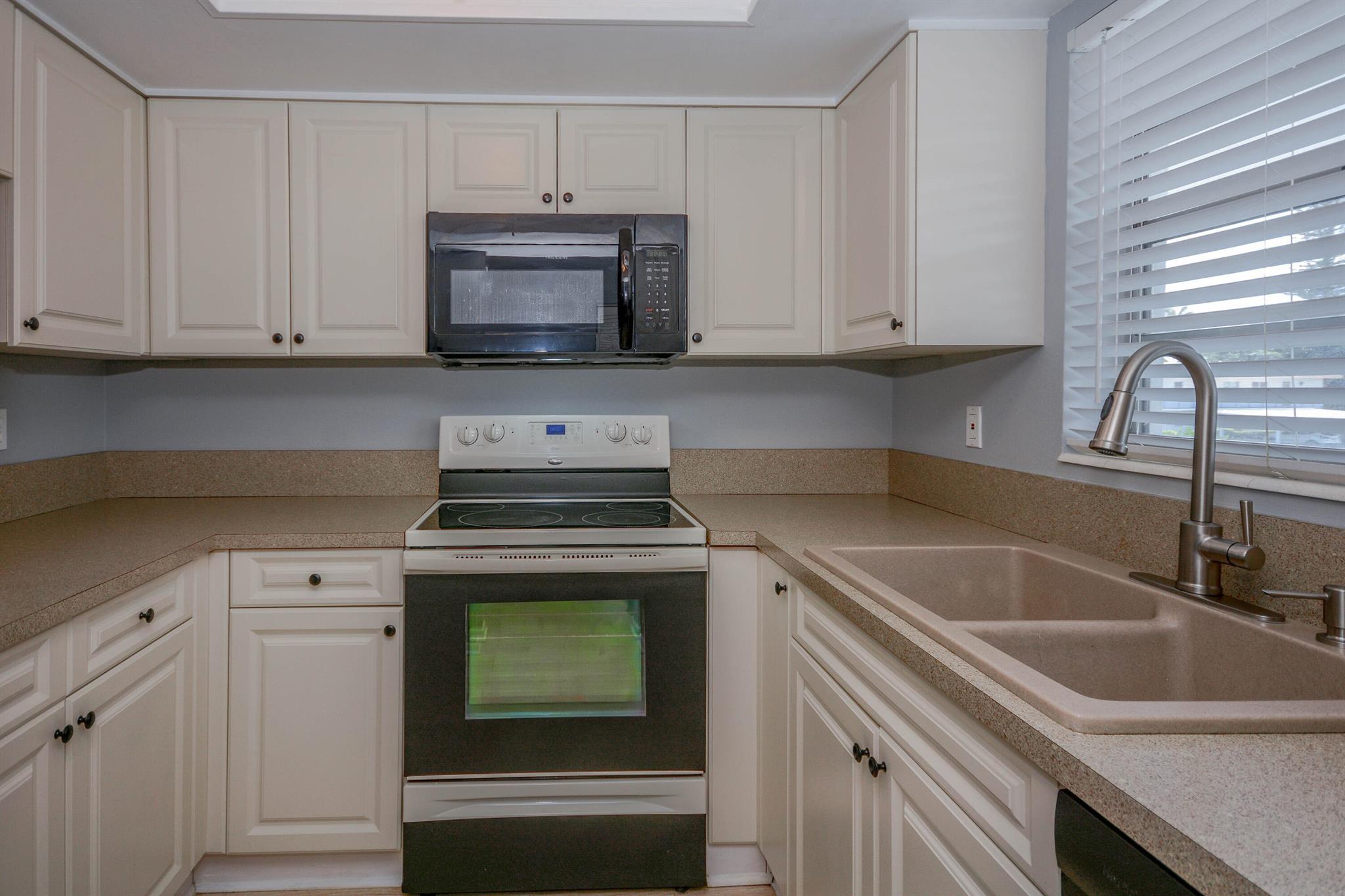 Homes for sale in Stuart, FL | 2950 Se Ocean Boulevard #1-7, Stuart, FL 34996 | MLS# R11107385