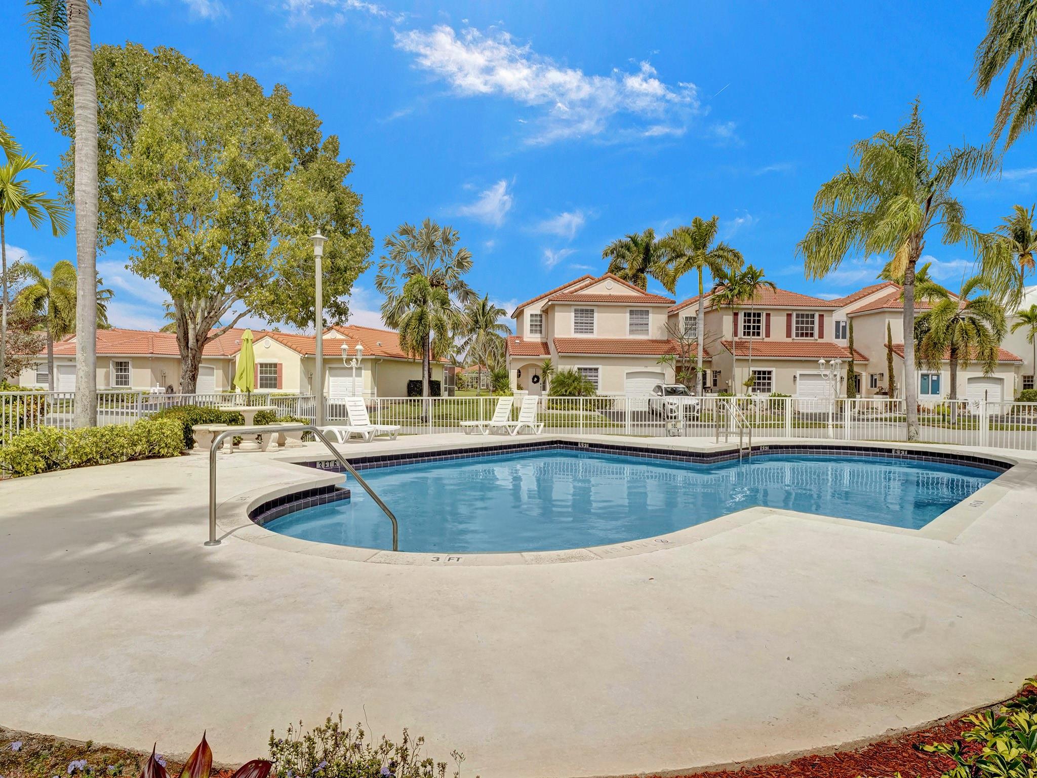 Homes for sale in Pembroke Pines, FL | 895 Sw 180th Ter, Pembroke Pines, FL 33029 | MLS# F10512453