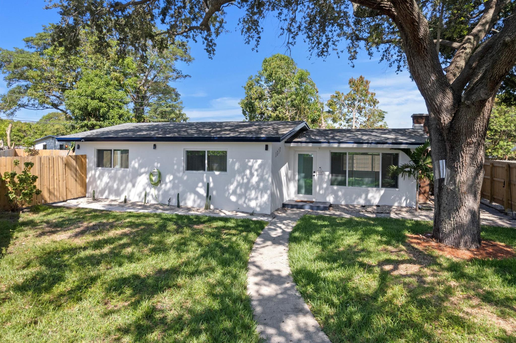 1517 Nw 12th Avenue Fort Lauderdale FL 33311 | R11107409