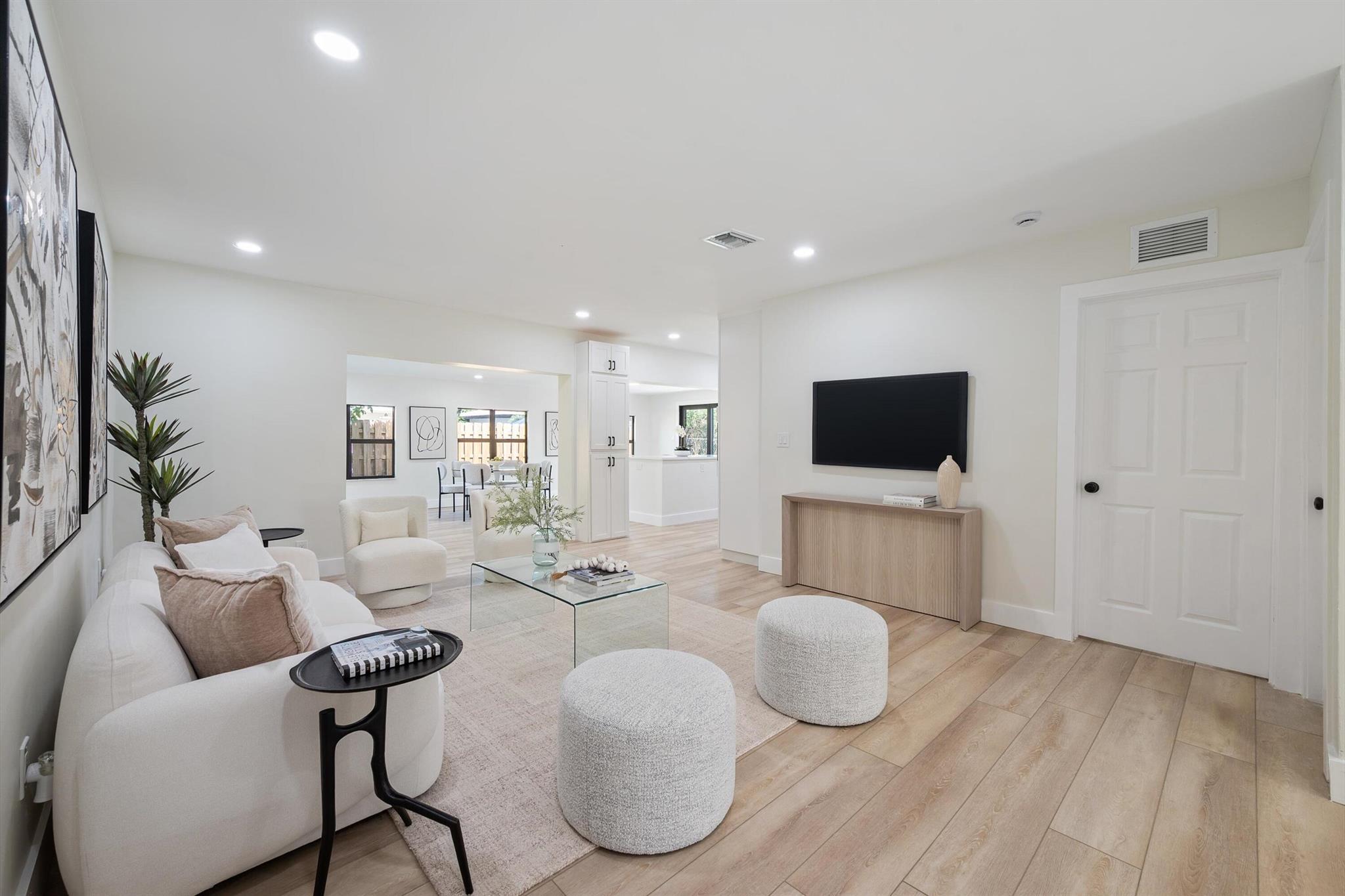 8201 Nw 67th Avenue Tamarac FL 33321 | R11107422