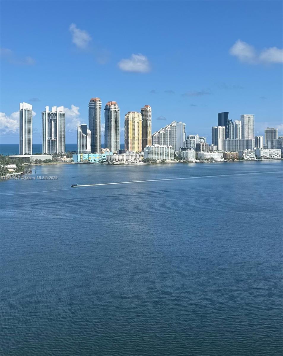 Mystic Pointe Tower 500 C